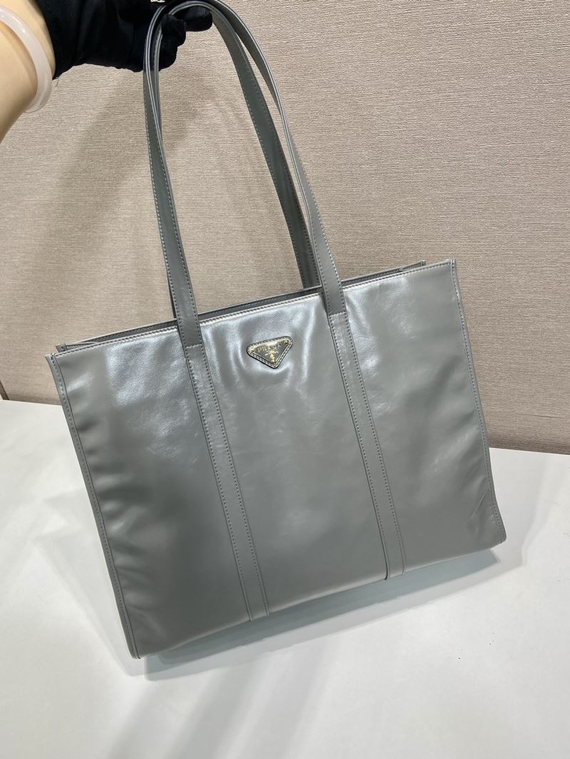 Pra*a tote bags